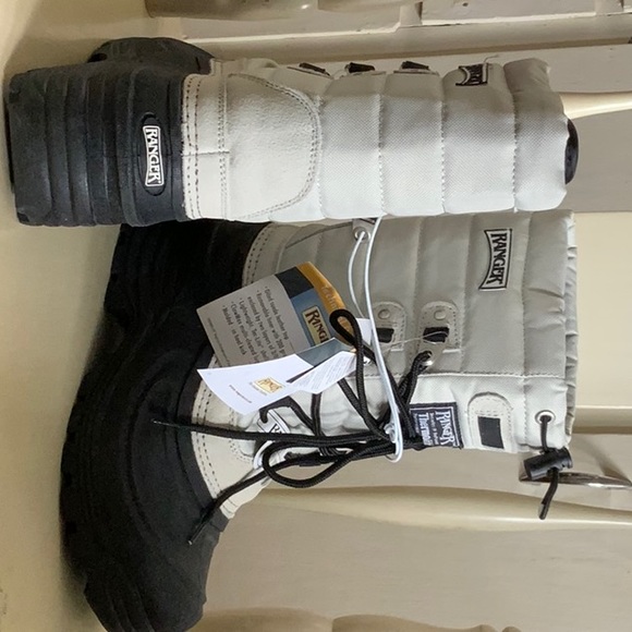 Ranger Size 7 Winter Boots - Picture 2 of 5